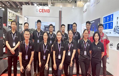 222-1-03-%E5%8D%A1%E9%80%82%E5%A0%A1%E5%8F%82%E5%8A%A0%E8%8B%8F%E5%B7%9E%E6%94%B9%E8%A3%85%E5%B1%95-%E9%97%B5%E9%B8%BF%E6%BA%90